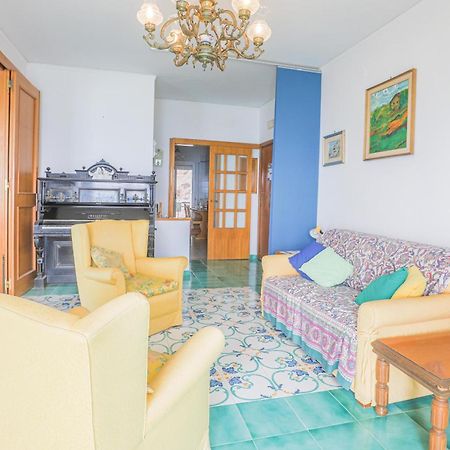 Sea Inside Apartment Amalfi Bagian luar foto
